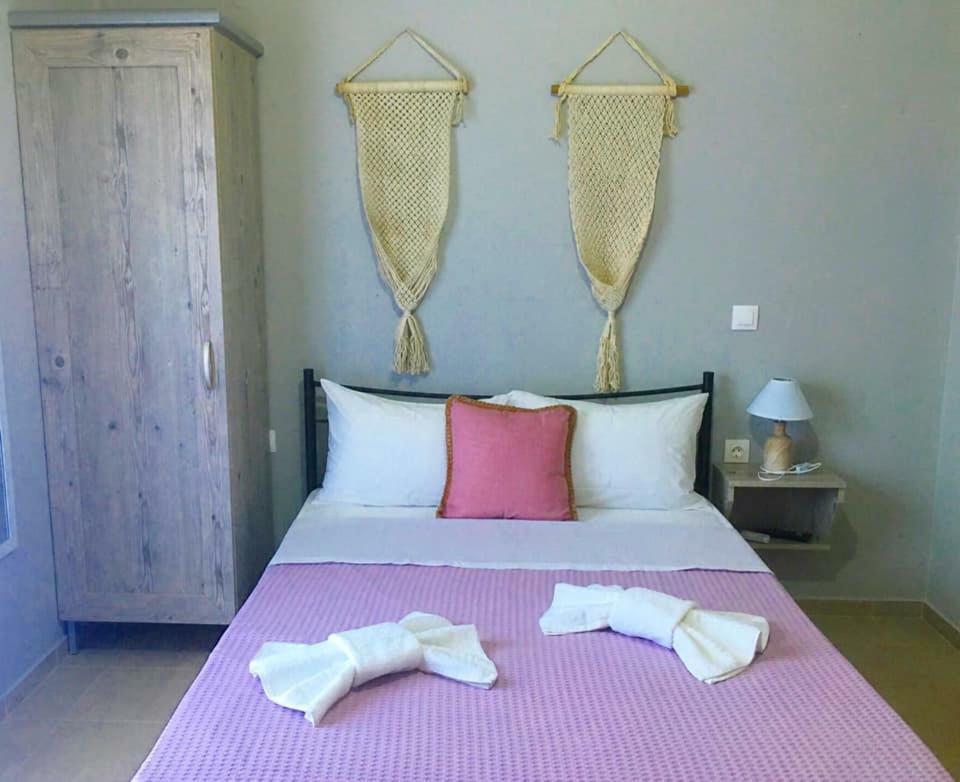 Almira - Rooms To Let Nea Roda Ngoại thất bức ảnh