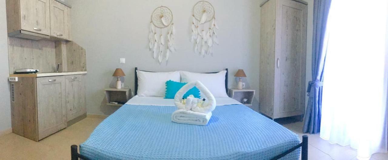 Almira - Rooms To Let Nea Roda Ngoại thất bức ảnh